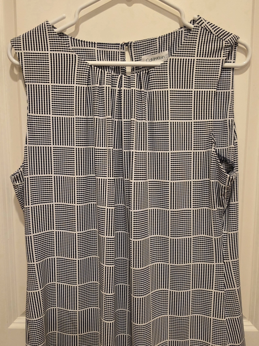 Calvin Klein Black & White Geometric Sleeveless Top
